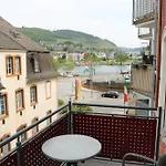 Und - Haus Budinger 4* Alf