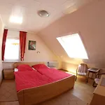 Und - Haus Budinger Casa de hóspedes