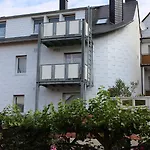 Und - Haus Budinger