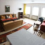 Und - Haus Budinger 4* Alf