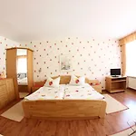 Und - Haus Budinger 4* Alf