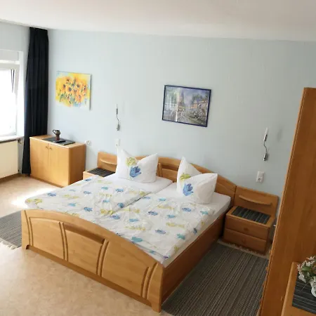 Und - Haus Budinger 4* Alf
