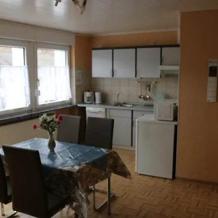Und - Haus Budinger * Alf