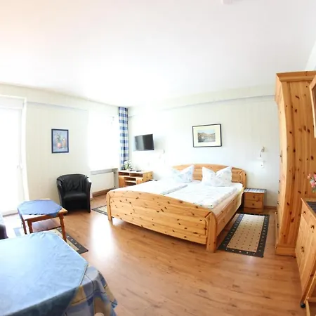 Und - Haus Budinger 4* Alf