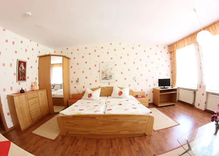 Und - Haus Budinger 4* Alf